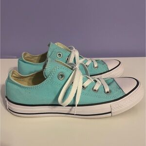 All Star Converse Women’s Sneakers Size 6